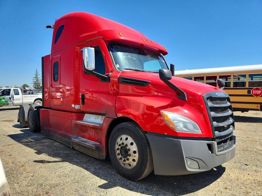 2021 FREIGHTLINER CASCADIA 126