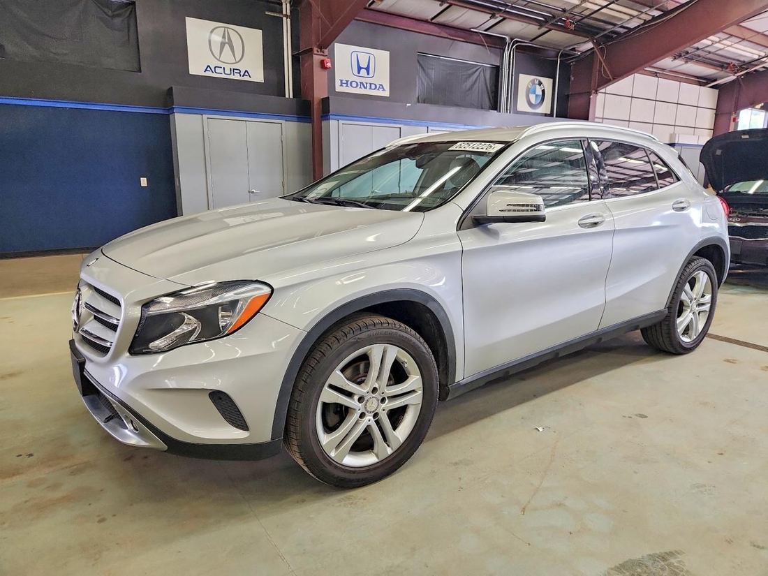 2015 MERCEDES-BENZ GLA