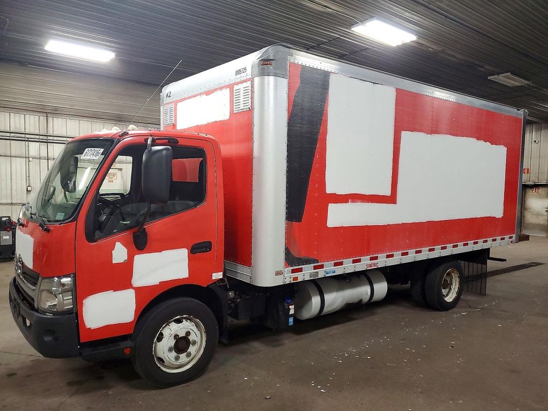 2018 HINO 195