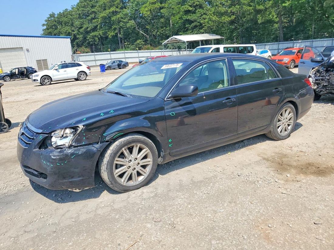 2005 TOYOTA AVALON