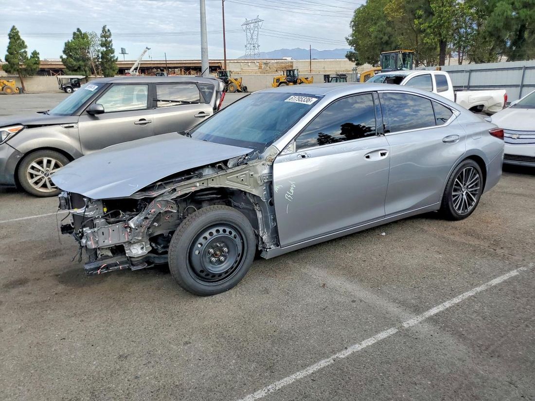 2023 LEXUS ES 300H