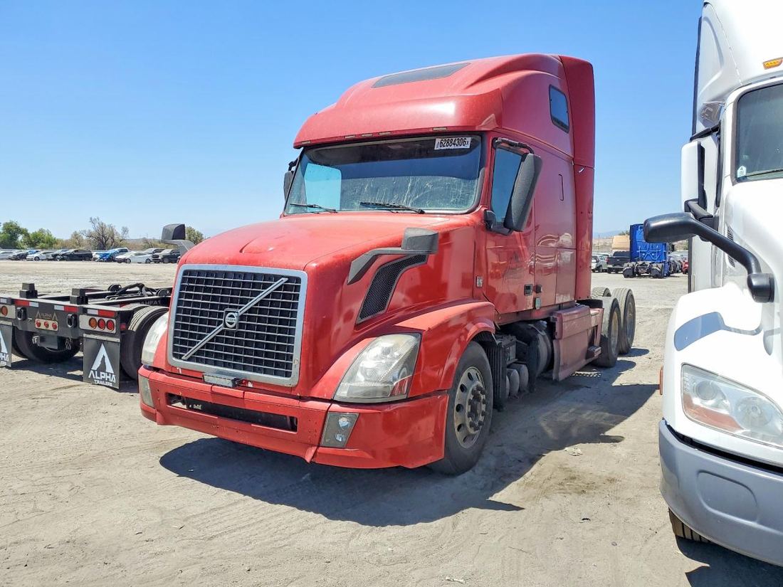 2016 VOLVO VN