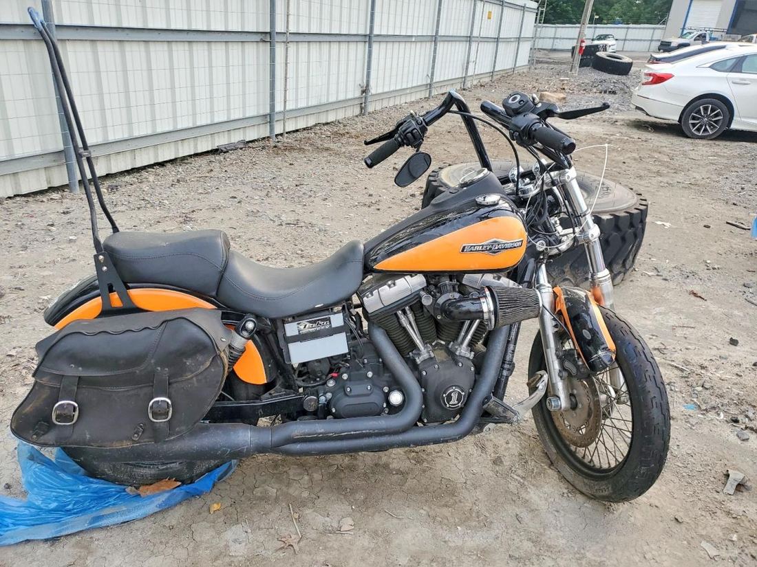 2011 HARLEY-DAVIDSON FXDB