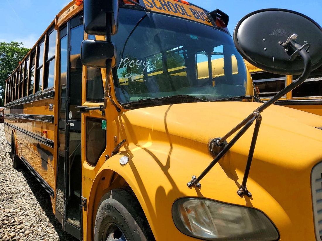 2010 THOMAS SAF-T-LINER C2