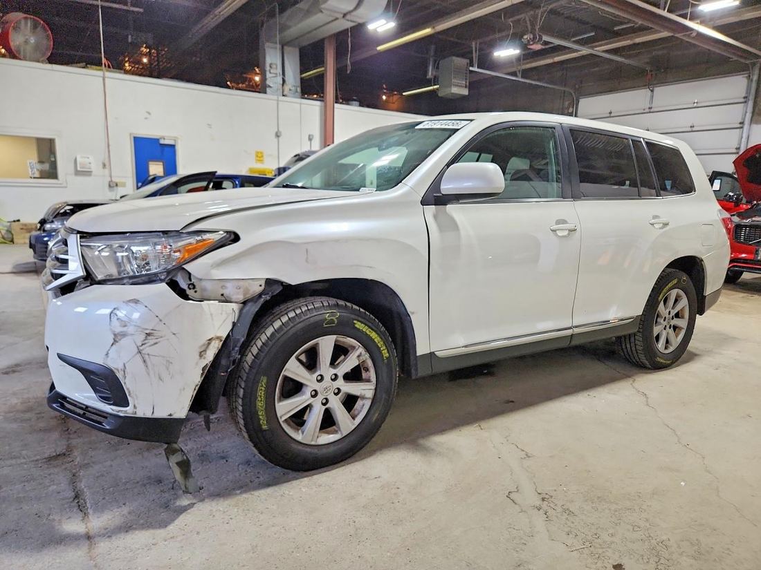 2013 TOYOTA HIGHLANDER