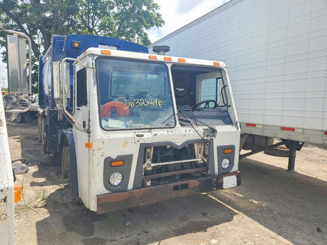 2009 MACK 600
