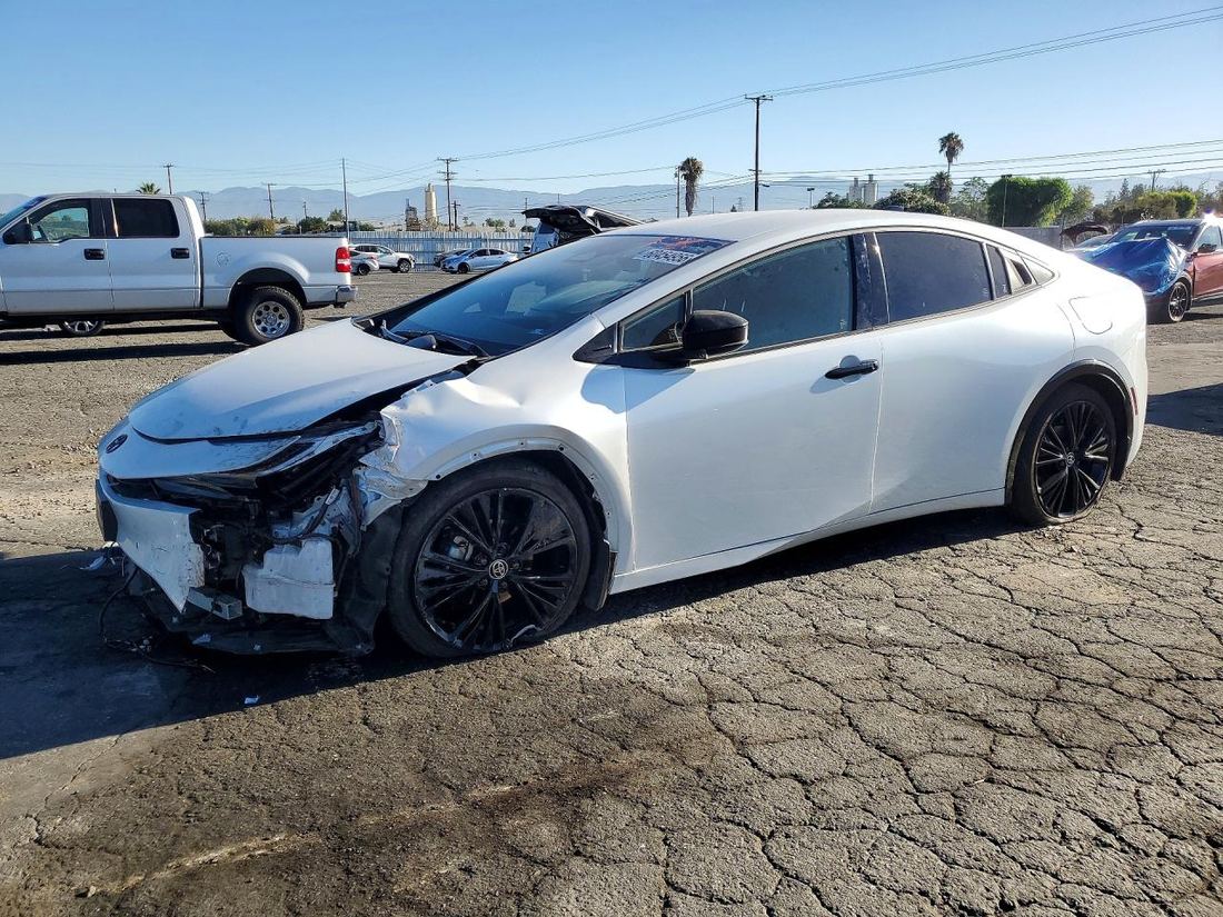 2025 TOYOTA PRIUS