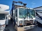 2016 MACK MRU613