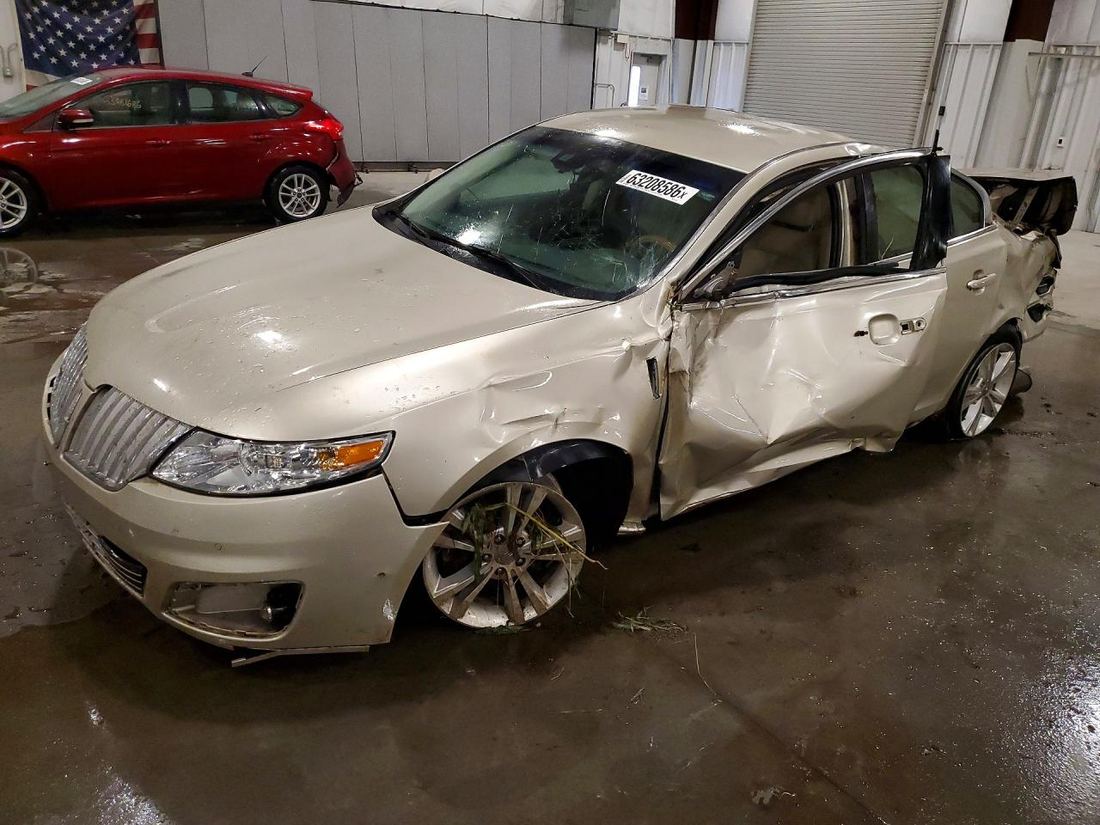 2010 LINCOLN MKS