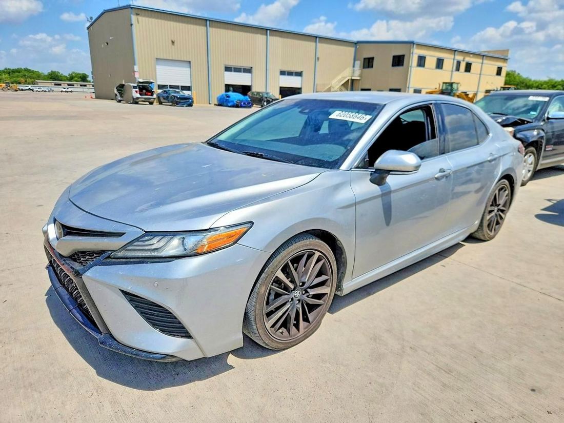 2018 TOYOTA CAMRY