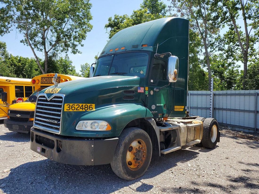 2017 MACK 600