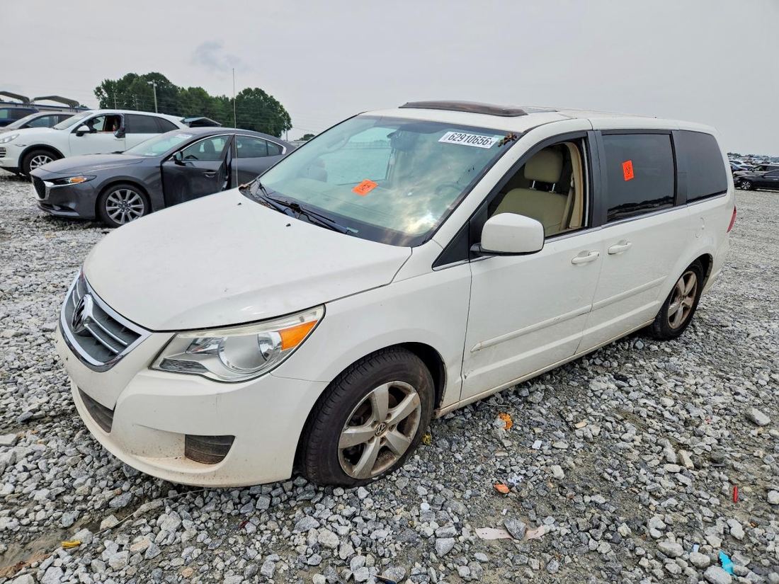 2010 VOLKSWAGEN ROUTAN