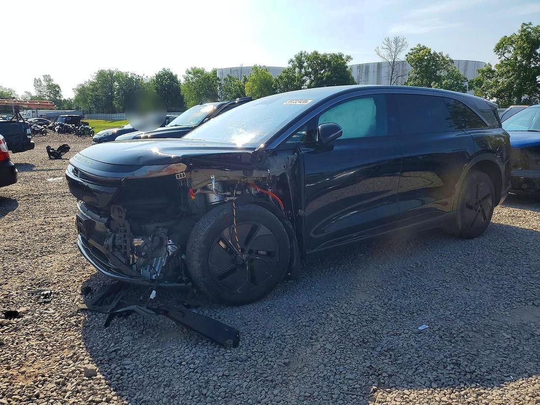 2026 LUCID MOTORS GRAVITY
