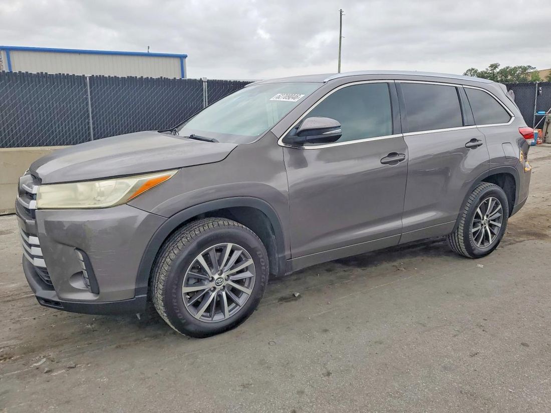 2018 TOYOTA HIGHLANDER