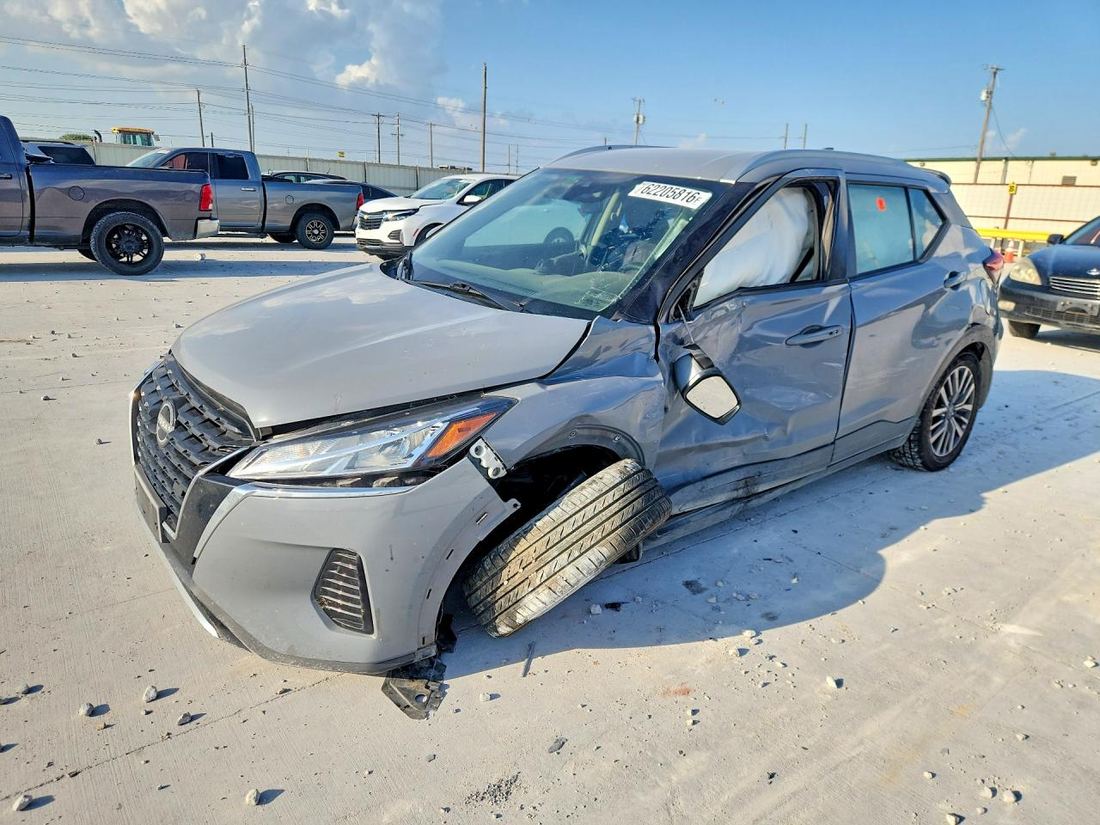 2023 NISSAN KICKS