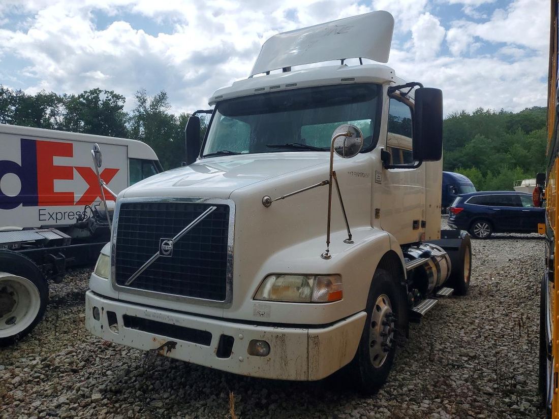 2014 VOLVO VN
