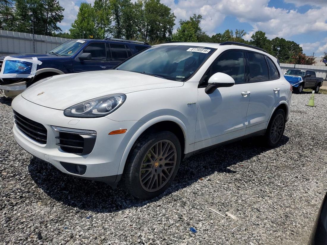 2017 PORSCHE CAYENNE