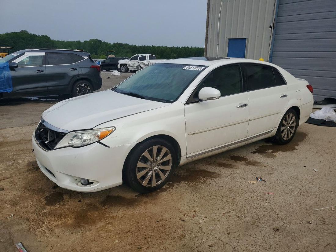 2011 TOYOTA AVALON