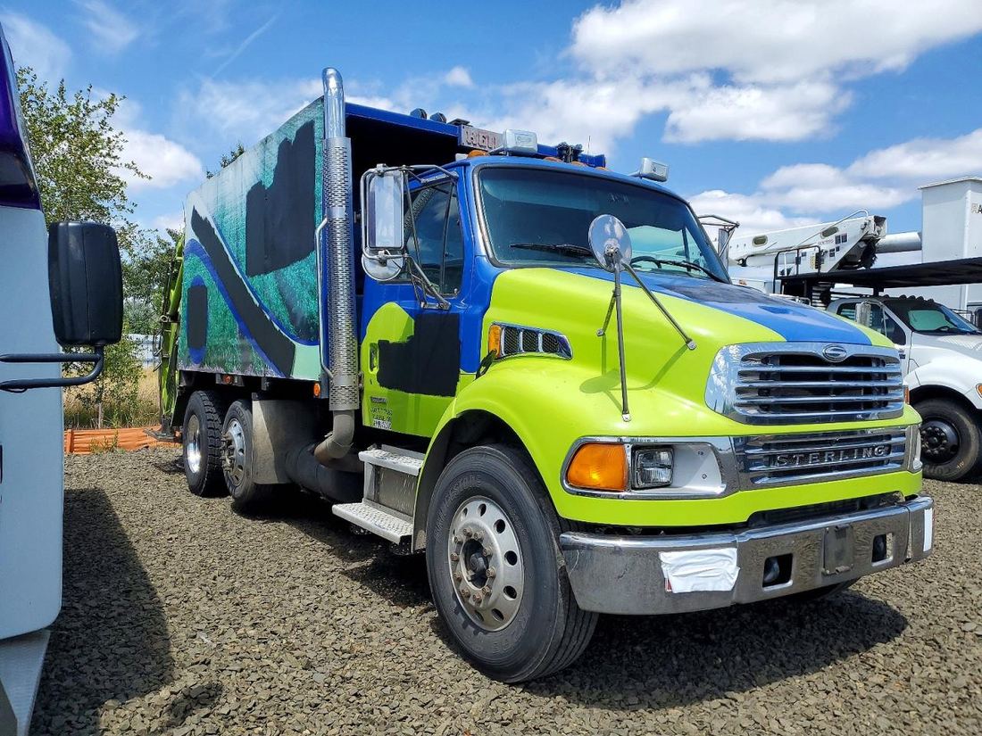 2004 STERLING TRUCK ACTERRA
