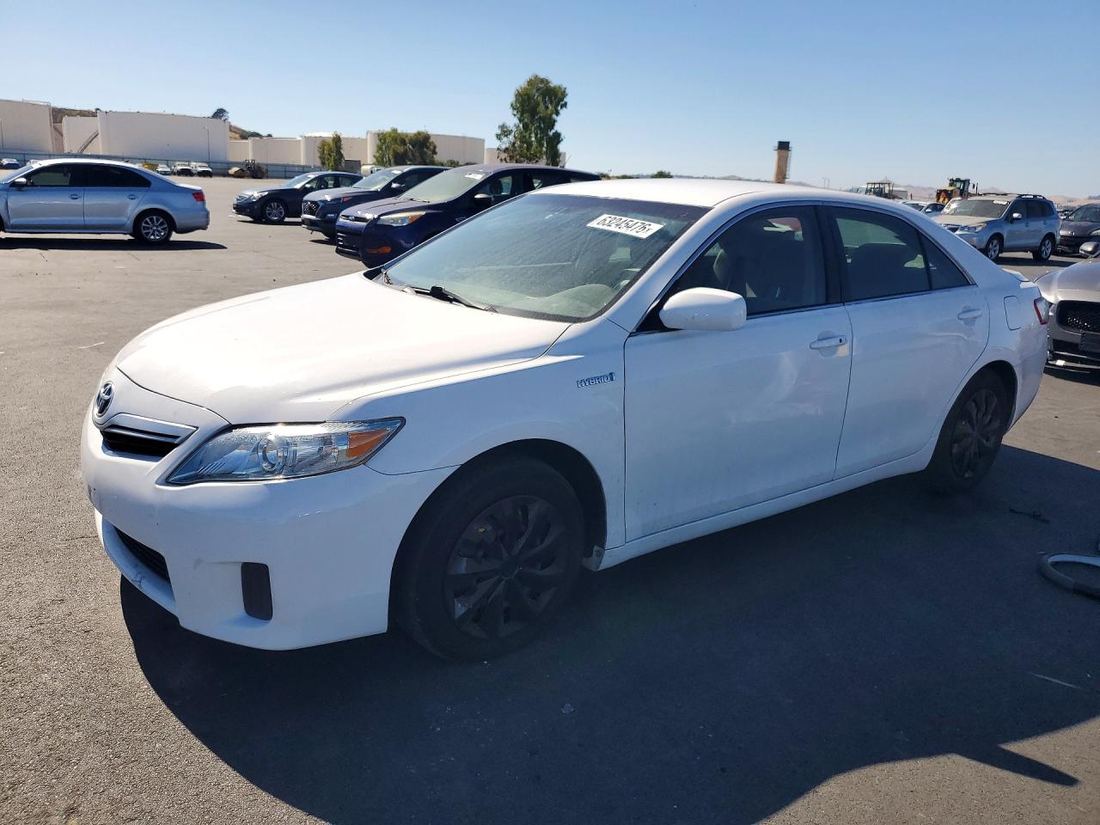 2011 TOYOTA CAMRY