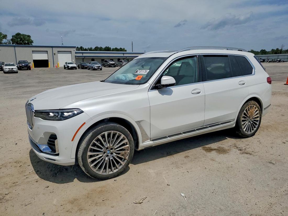 2022 BMW X7