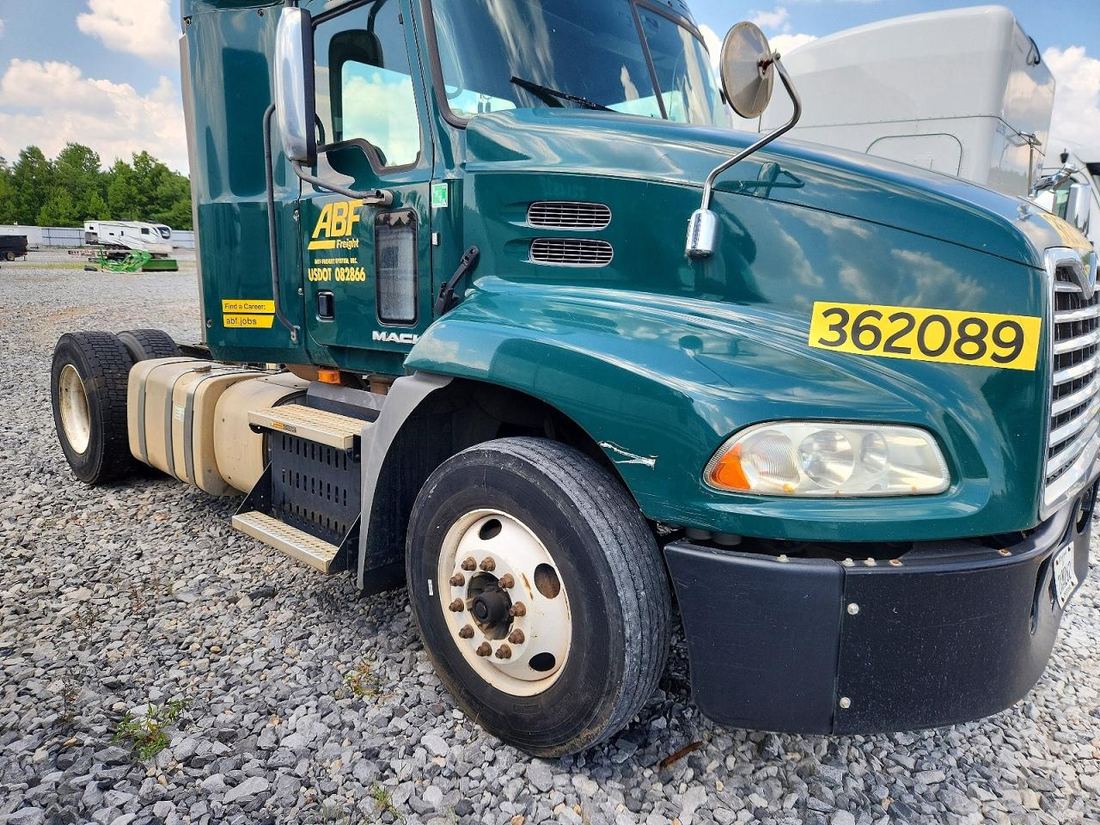 2017 MACK 600
