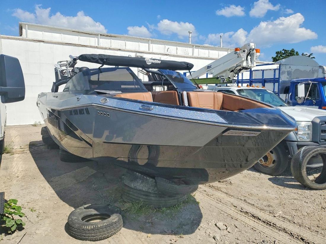 2023 MALIBU BOATS (CA) WAKESETTER