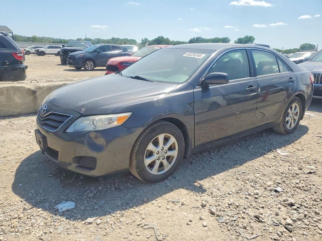 2011 TOYOTA CAMRY