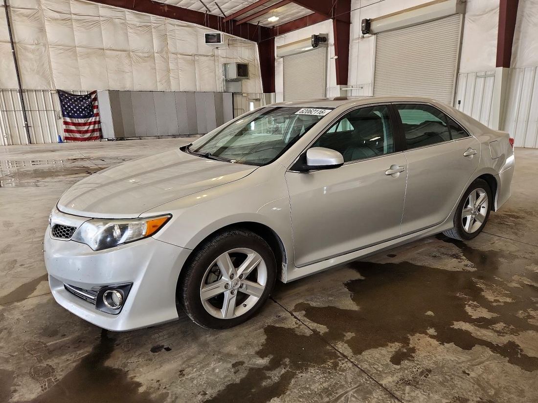 2014 TOYOTA CAMRY
