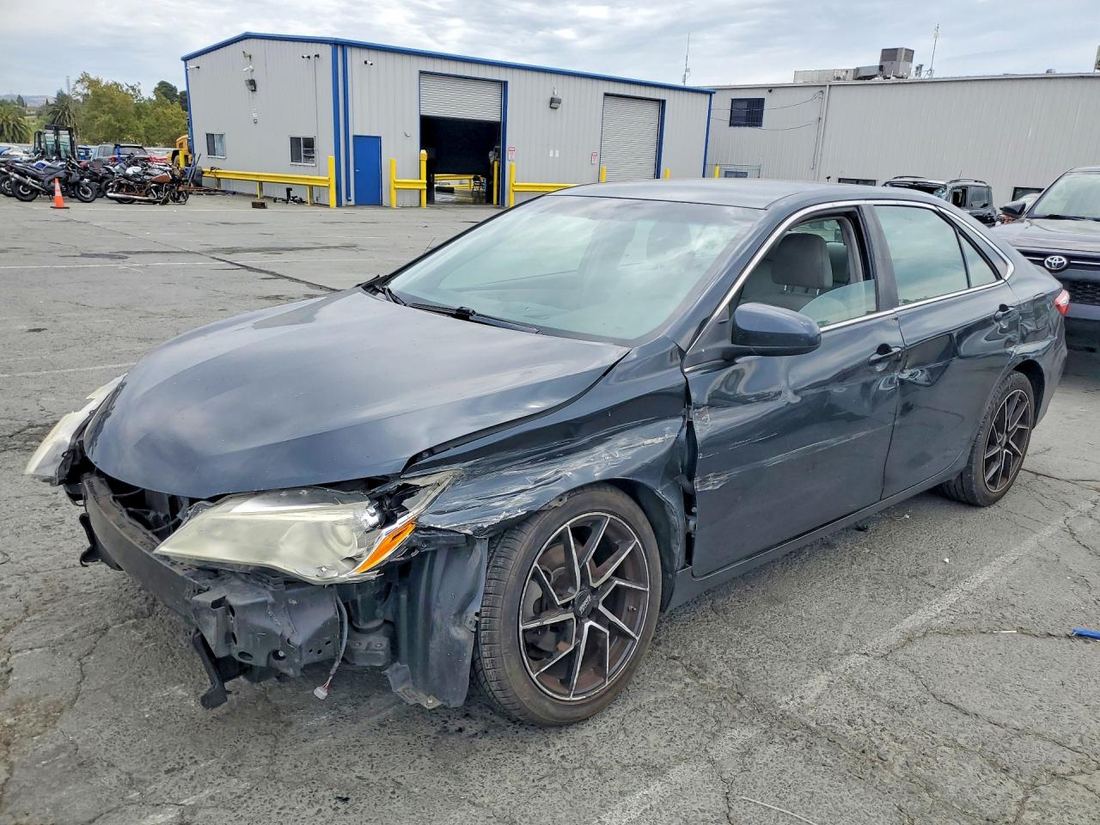 2015 TOYOTA CAMRY