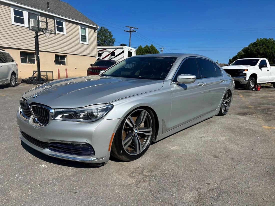 2016 BMW 750