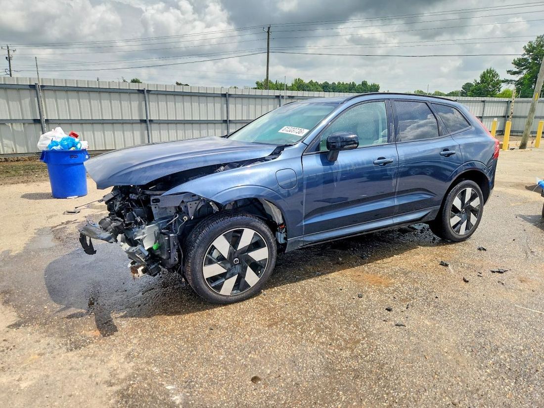 2025 VOLVO XC60
