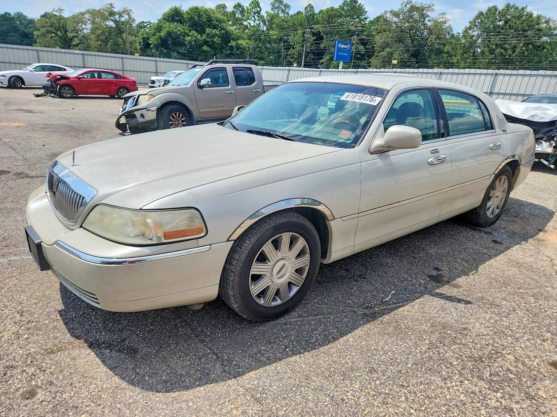 2005 LINCOLN TOWN CAR
