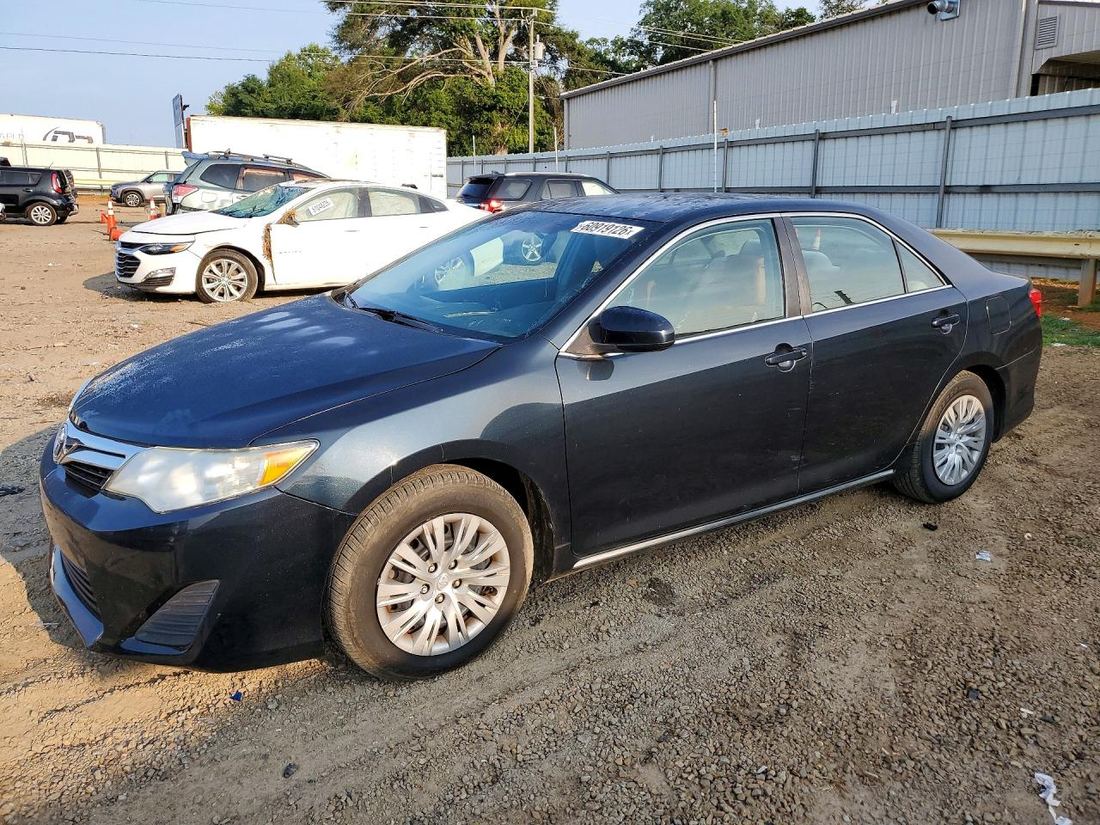 2014 TOYOTA CAMRY