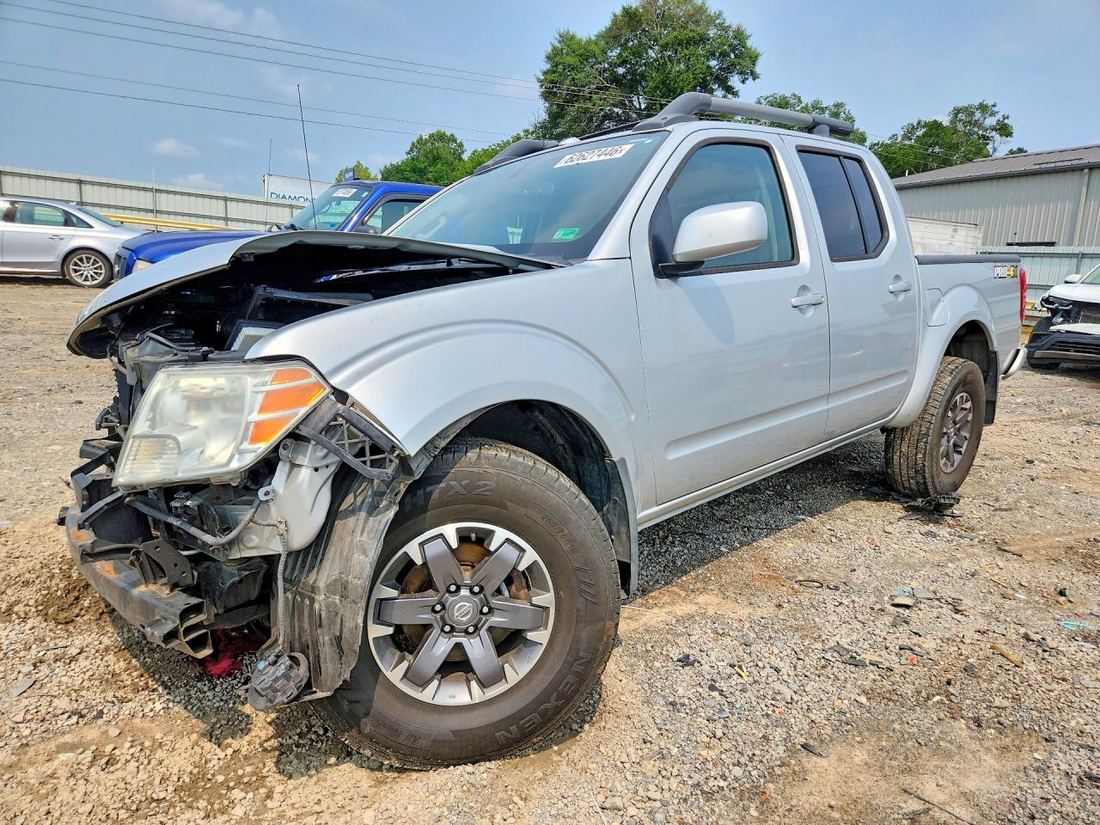 2015 NISSAN FRONTIER