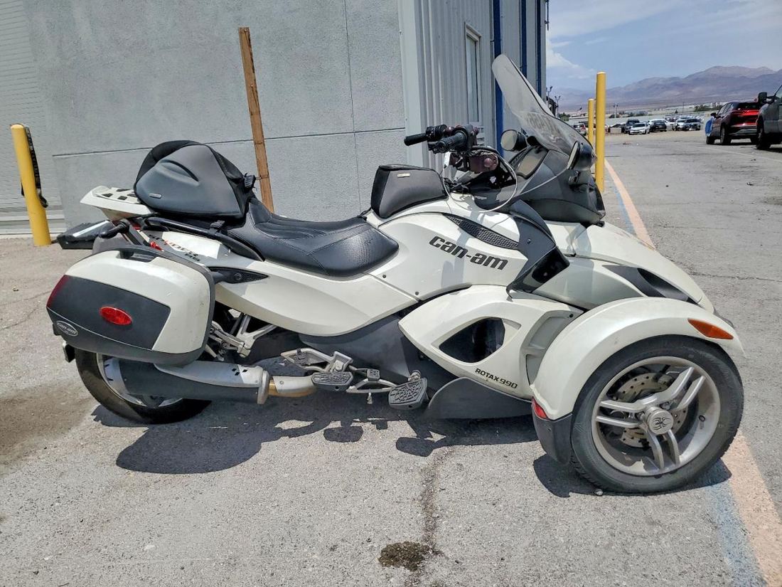 2012 CAN-AM SPYDER ROADSTER
