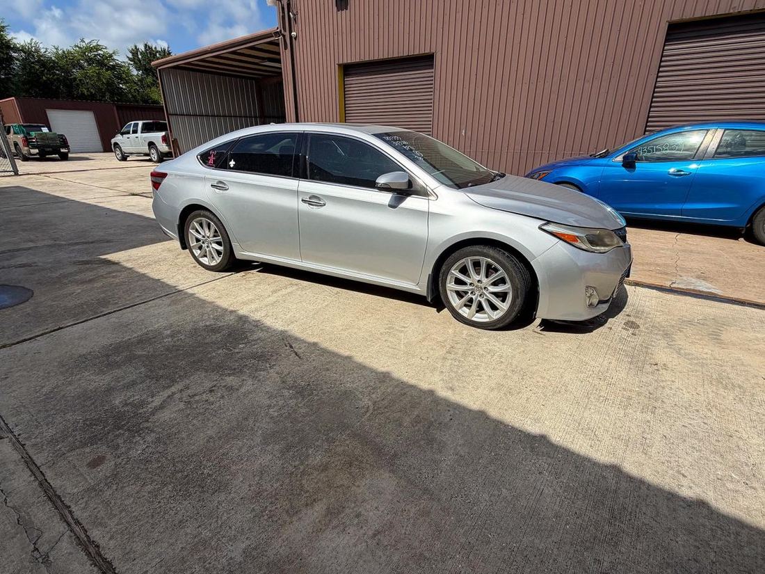 2014 TOYOTA AVALON