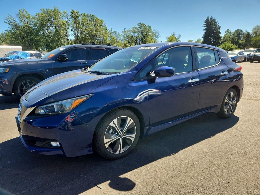 2022 NISSAN LEAF
