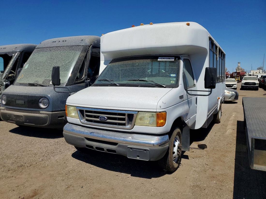 2005 FORD E450