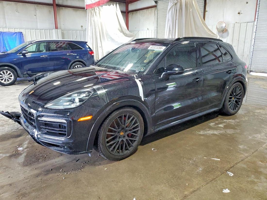 2021 PORSCHE CAYENNE