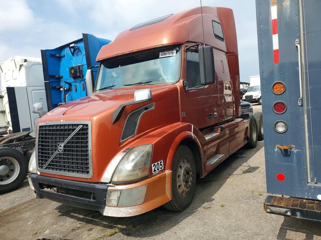2013 VOLVO VNL