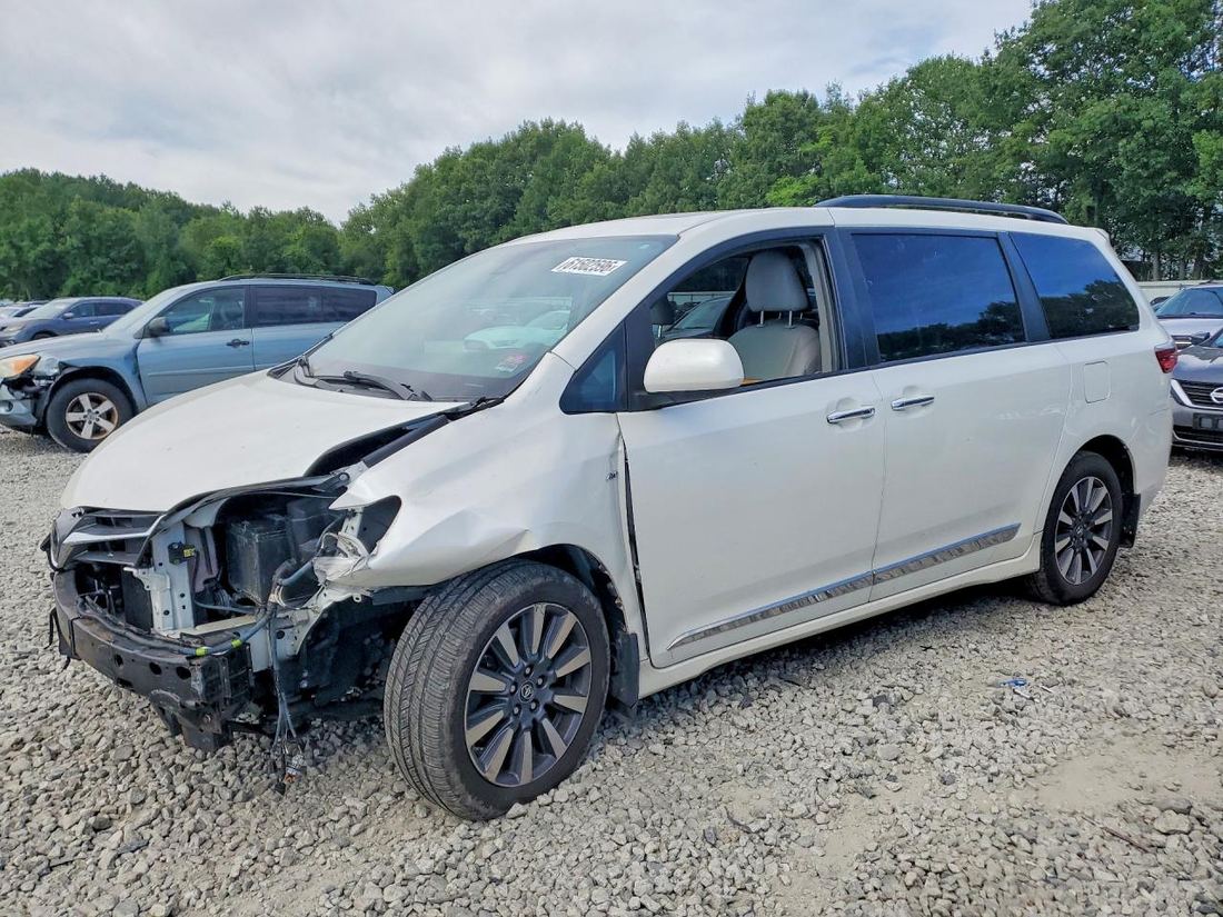 2018 TOYOTA SIENNA