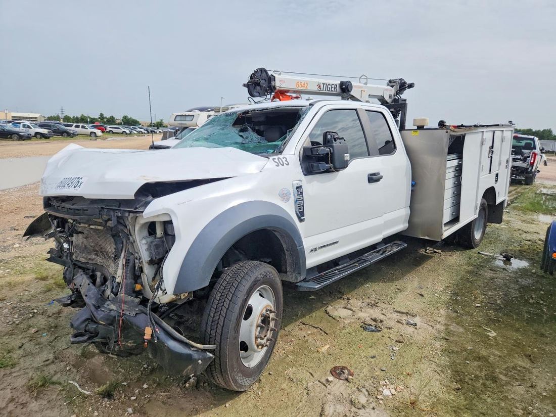 2022 FORD F550