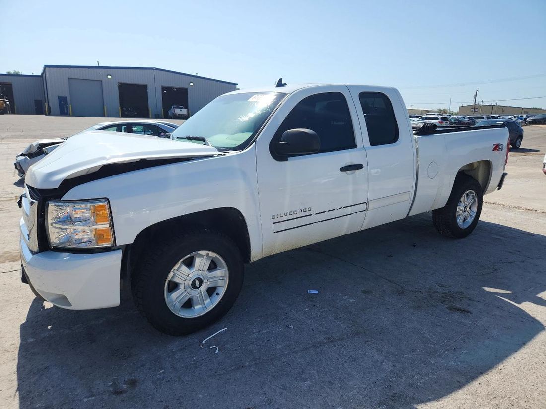 2011 CHEVROLET SILVERADO