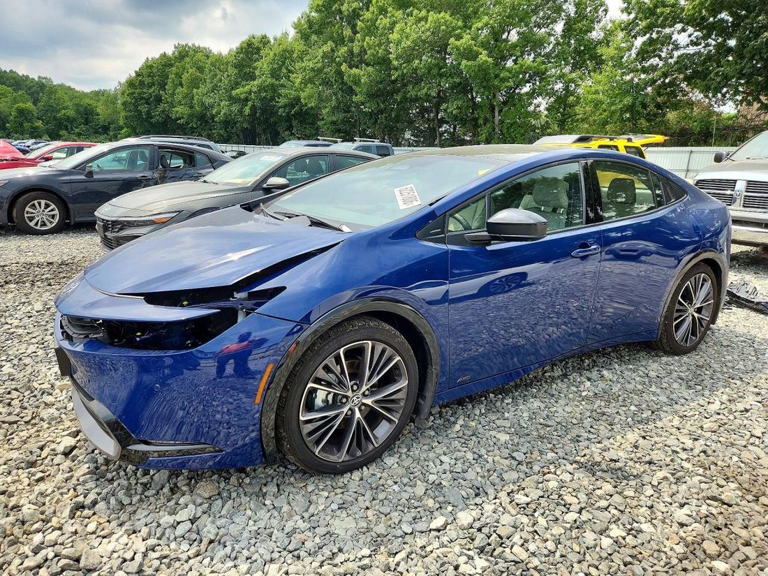 2026 TOYOTA PRIUS