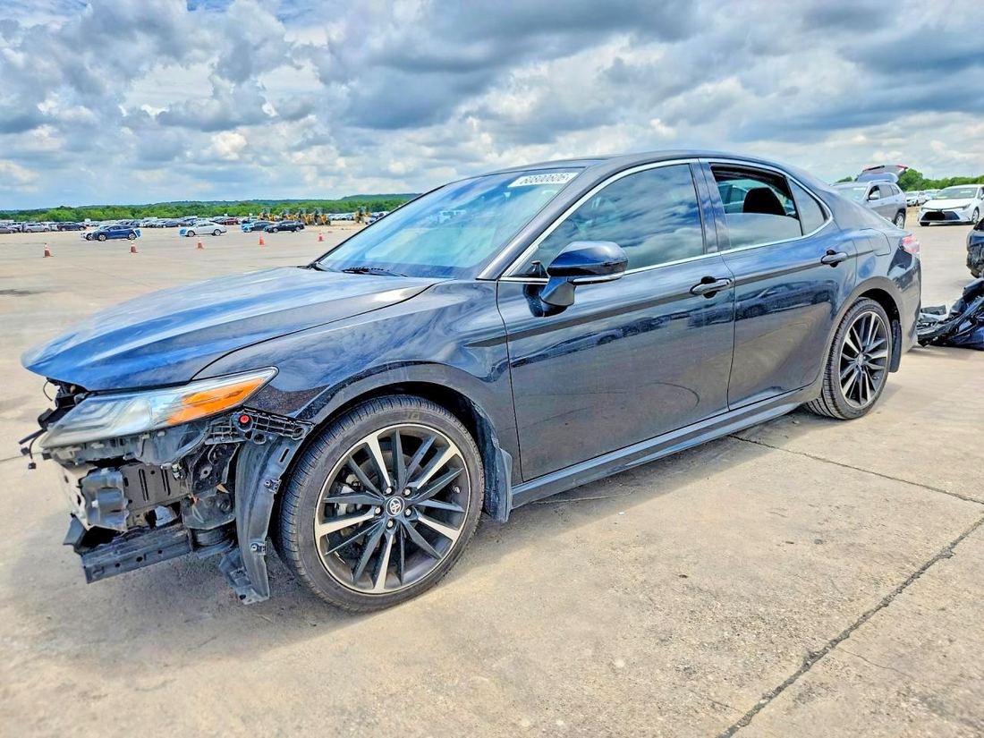 2018 TOYOTA CAMRY