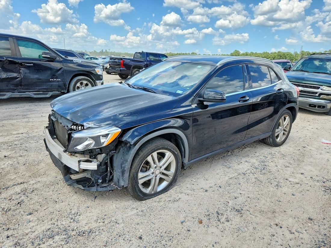 2015 MERCEDES-BENZ GLA