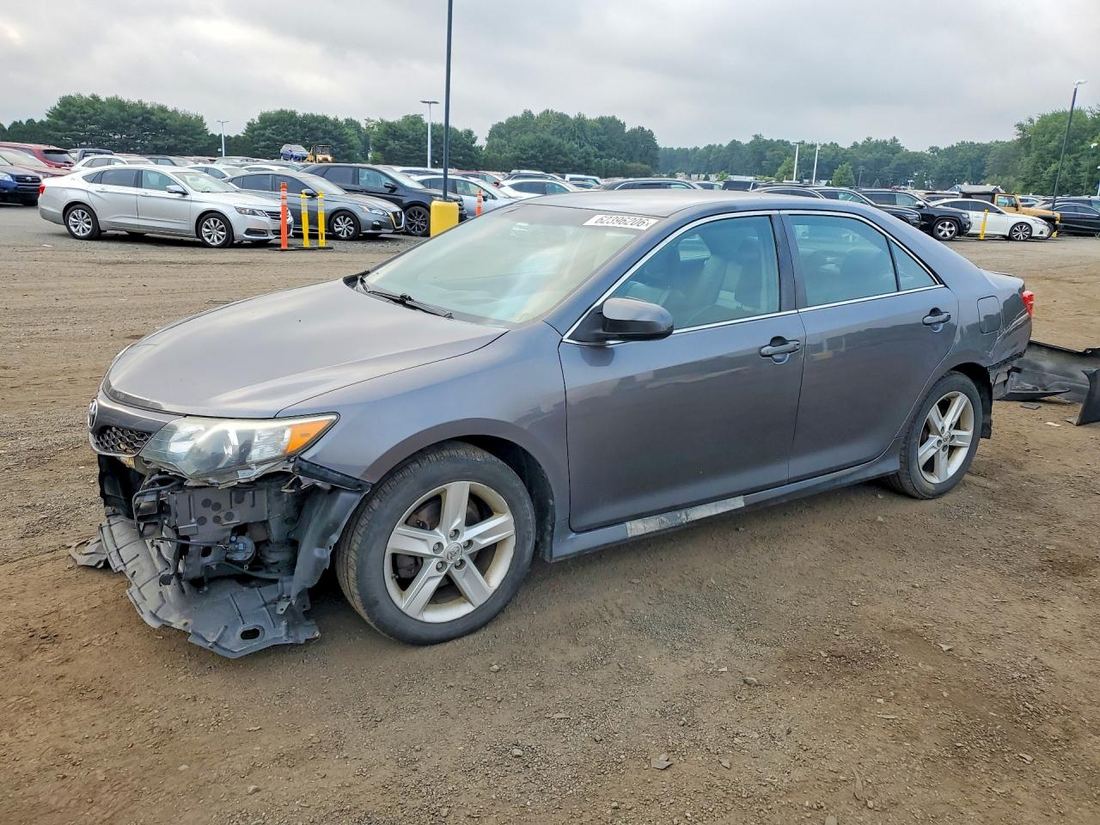 2014 TOYOTA CAMRY