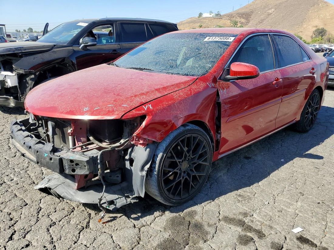 2014 TOYOTA CAMRY