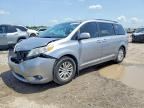 2012 TOYOTA SIENNA